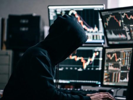 Se investigan paquetes dañinos que vacían billeteras asociadas al exchange dYdX